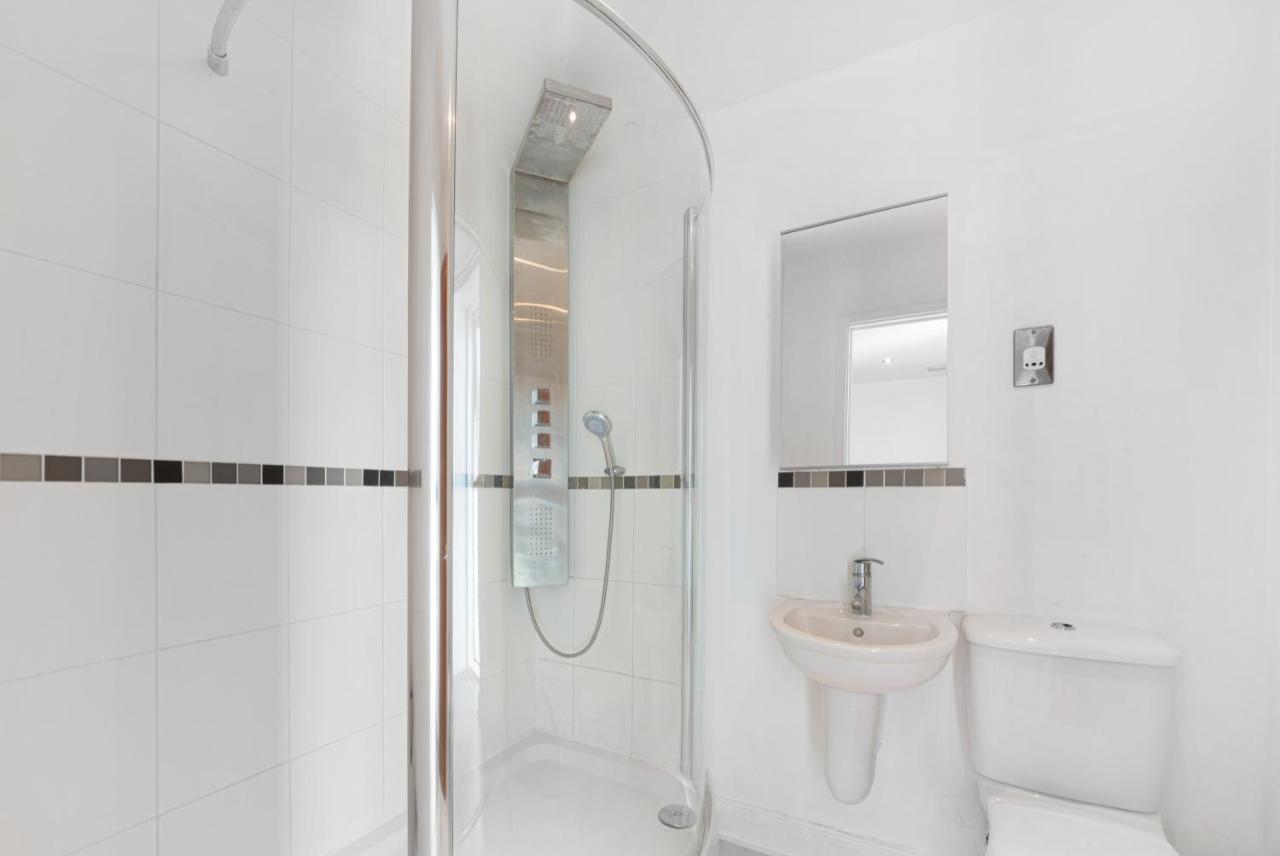 Excel 3 Bedroom Apartment Near City Airport And O2 Arena ロンドン エクステリア 写真
