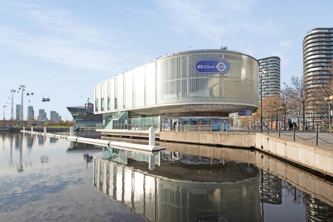 Excel 3 Bedroom Apartment Near City Airport And O2 Arena ロンドン エクステリア 写真
