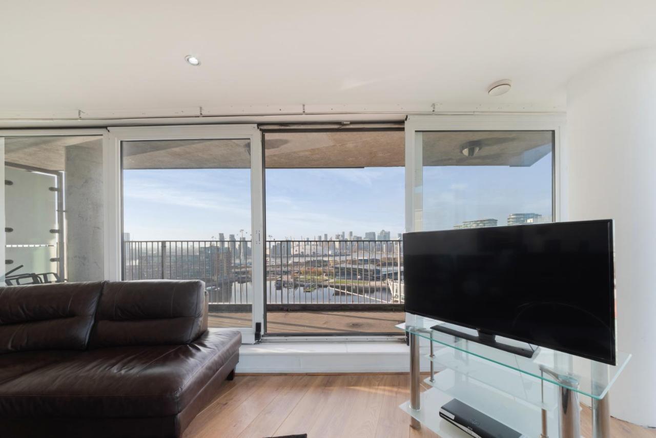 Excel 3 Bedroom Apartment Near City Airport And O2 Arena ロンドン エクステリア 写真
