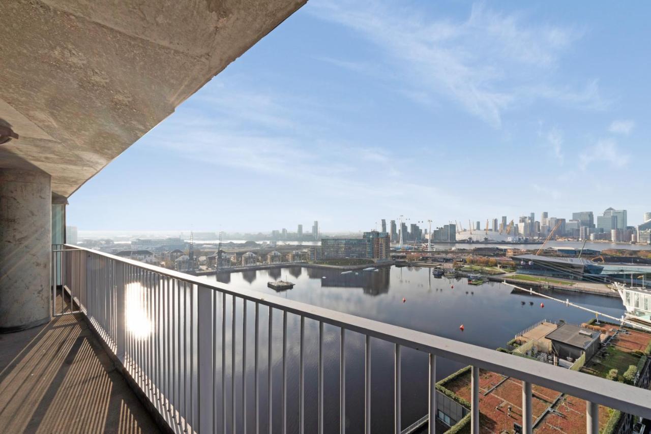 Excel 3 Bedroom Apartment Near City Airport And O2 Arena ロンドン エクステリア 写真