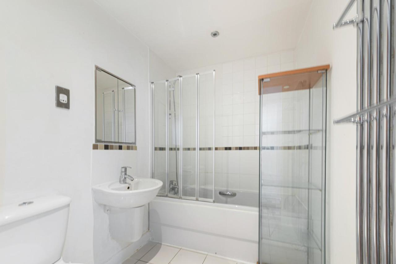 Excel 3 Bedroom Apartment Near City Airport And O2 Arena ロンドン エクステリア 写真