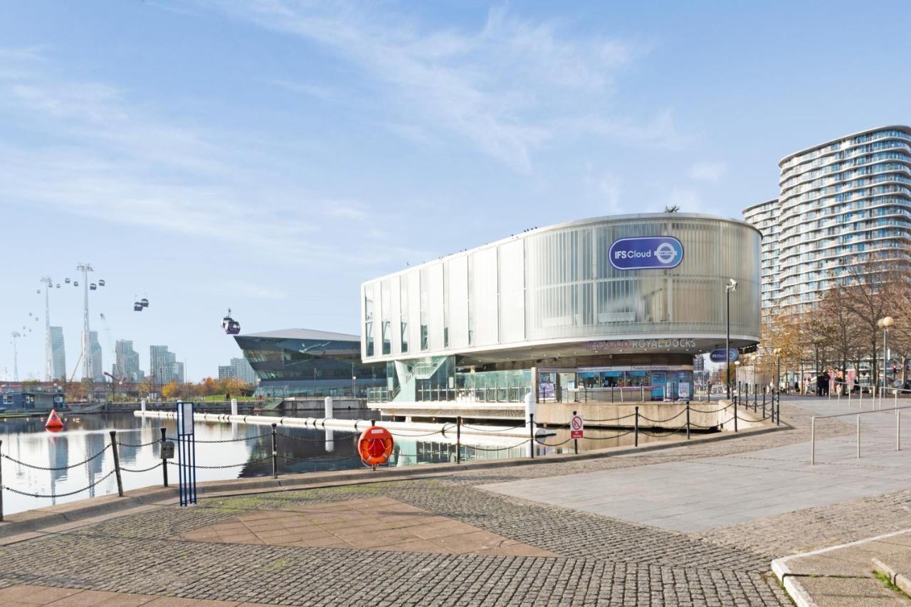 Excel 3 Bedroom Apartment Near City Airport And O2 Arena ロンドン エクステリア 写真