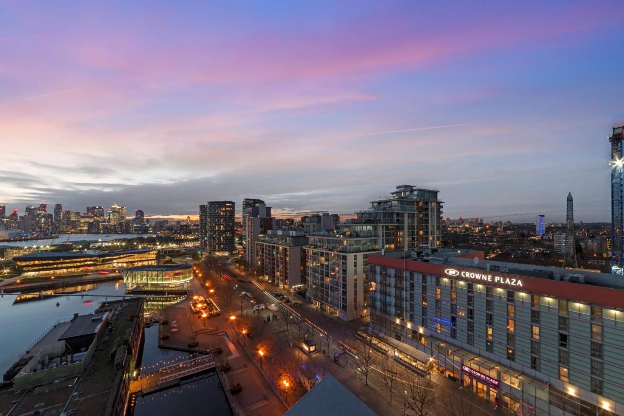 Excel 3 Bedroom Apartment Near City Airport And O2 Arena ロンドン エクステリア 写真